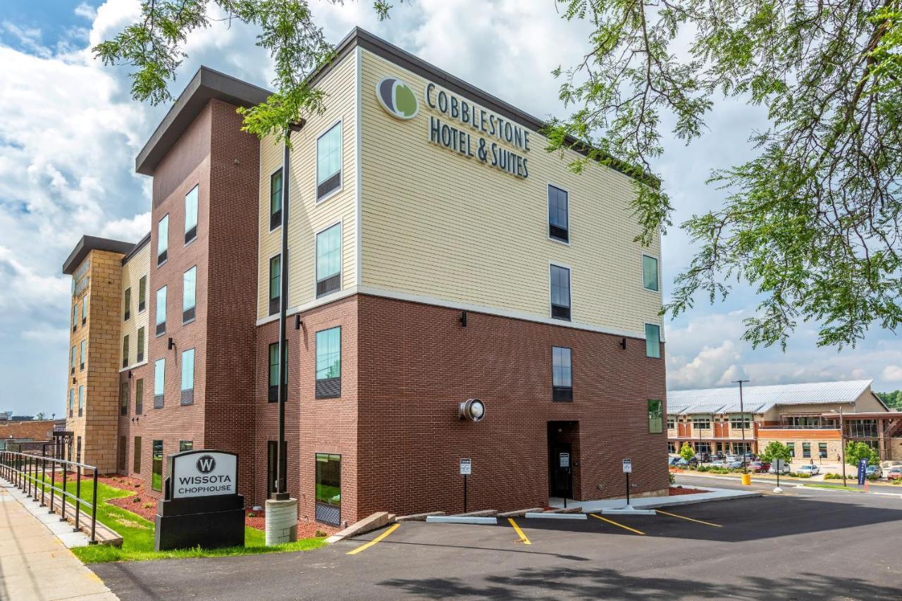 Cobblestone Hotel & Suites Hartford Exterior photo
